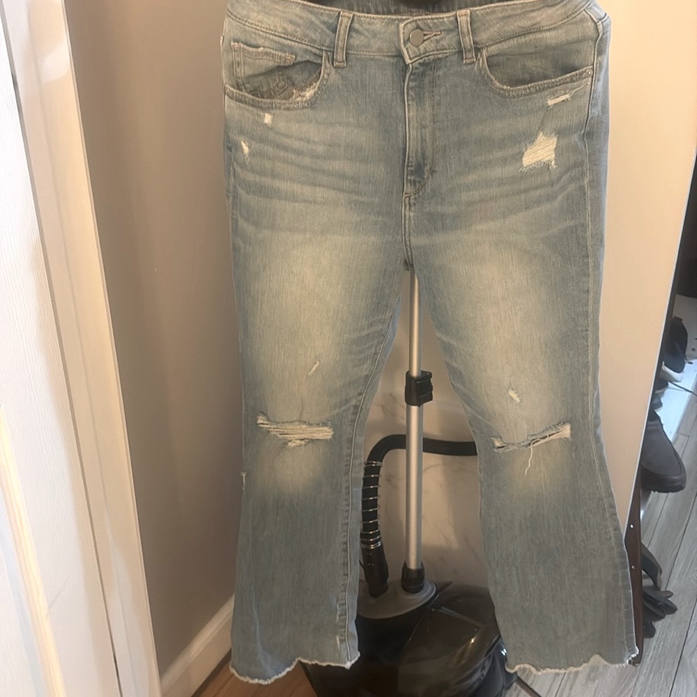 DL1961 WALLACE FARGO JEANS. GREAT SHAPE.  SIZE 29.  Some stretch.